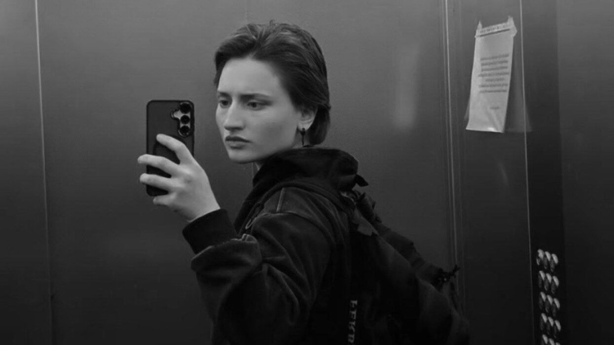 Кавказдық қызды үлкен әтеш алады