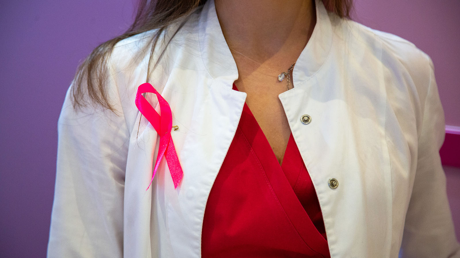 Розовый октябрь: какие акции стоит поддержать в месяц осведомленности о раке груди