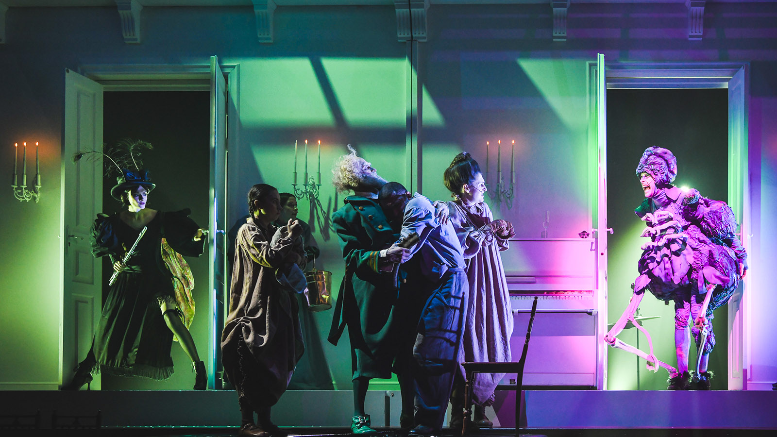 Смех, кровь, классика: семь молодых театральных режиссеров, за которыми стоит следить