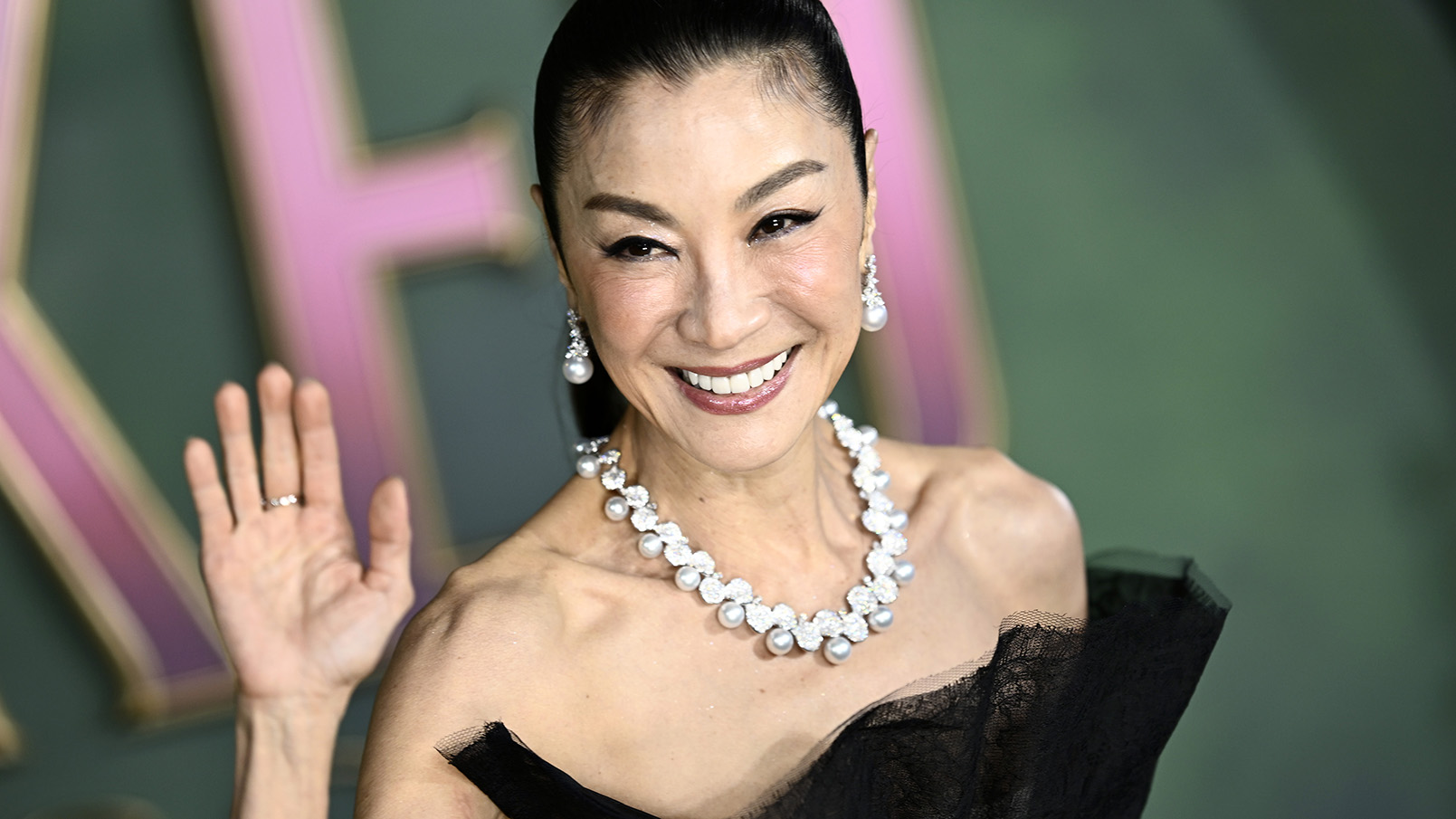 Мишель Йео получит почетного «Золотого медведя» на Берлинском кинофестивале - похожая новость на Toplenta