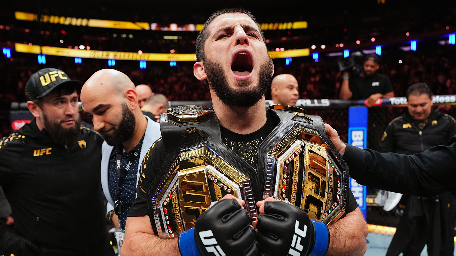 Все чемпионы UFC из России: от первооткрывателя Тактарова до рекордсмена Махачева