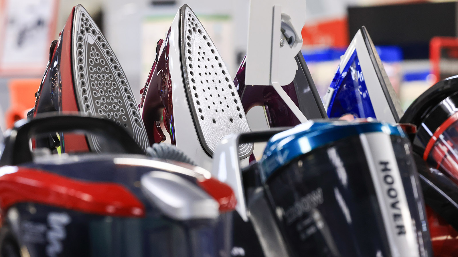 Прямой наводкой: почему продажи техники и электроники переходят в каналы брендов - похожая новость на Toplenta