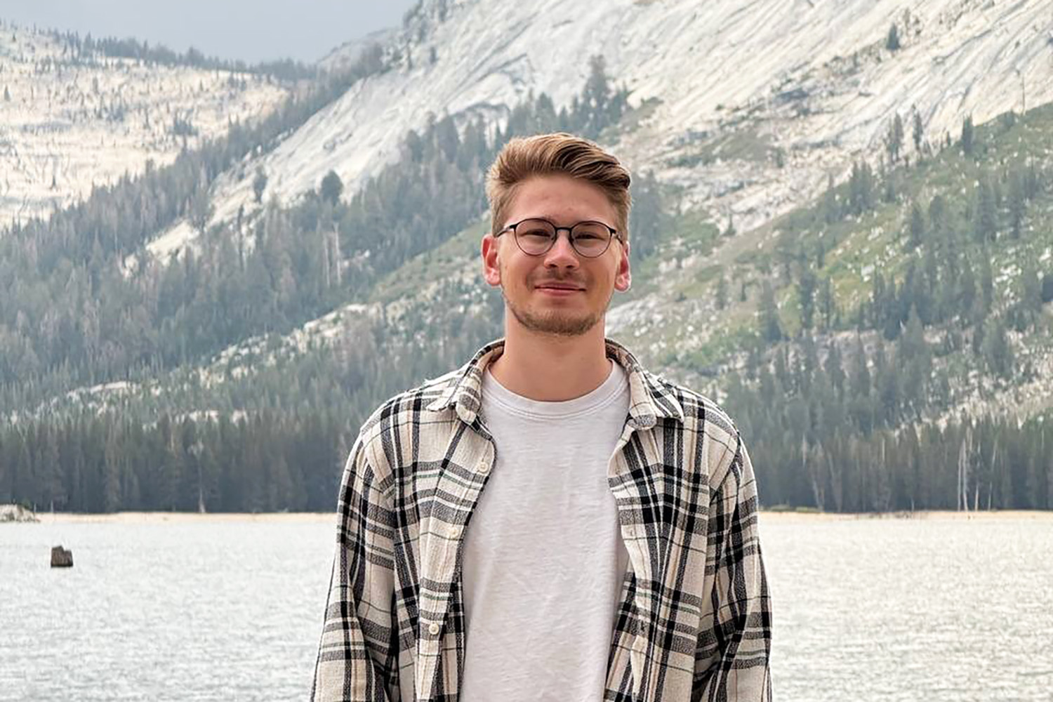 Антон Коваленко, 24 года