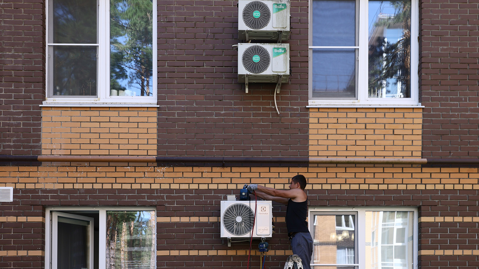 Что-то похолодало: на складах скопился почти 1 млн кондиционеров