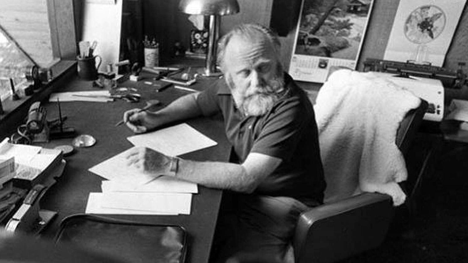 В АСТ подтвердили удаление фрагментов из биографии автора Дюны Фрэнка Герберта