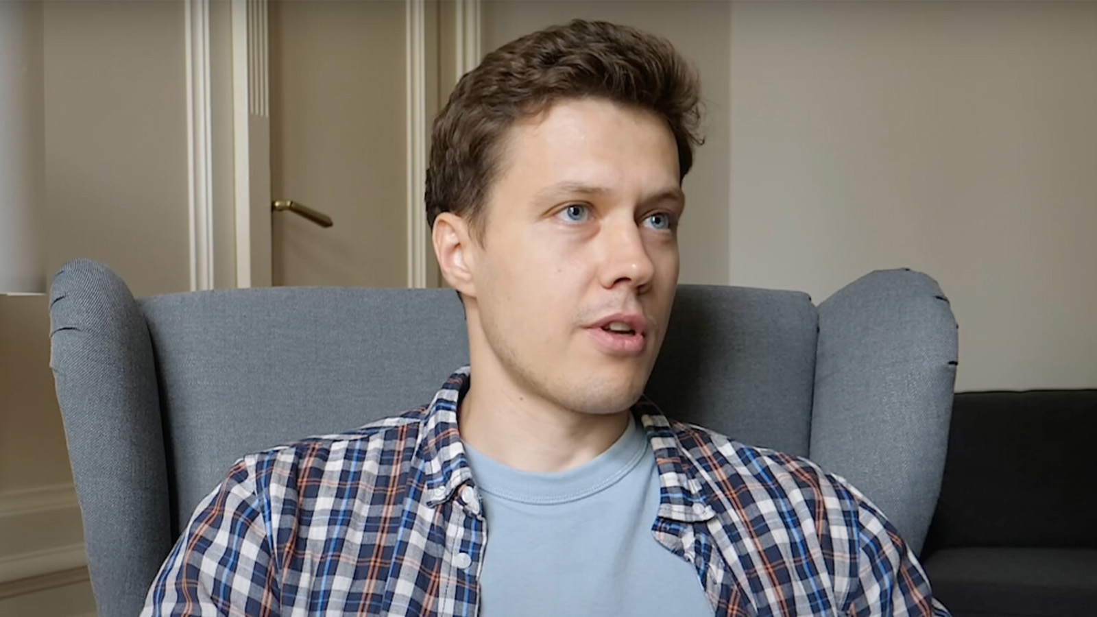 Журналиста-расследователя Романа Анина лишили гражданства России