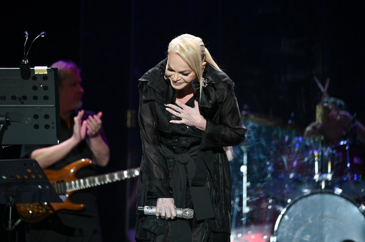 Почему все и даже Госдума говорят о квартире певицы Долиной и что это может изменить