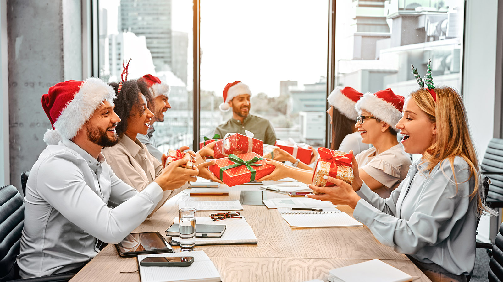 Диктатура подарков: почему зумеры стали отменять Тайного Санту