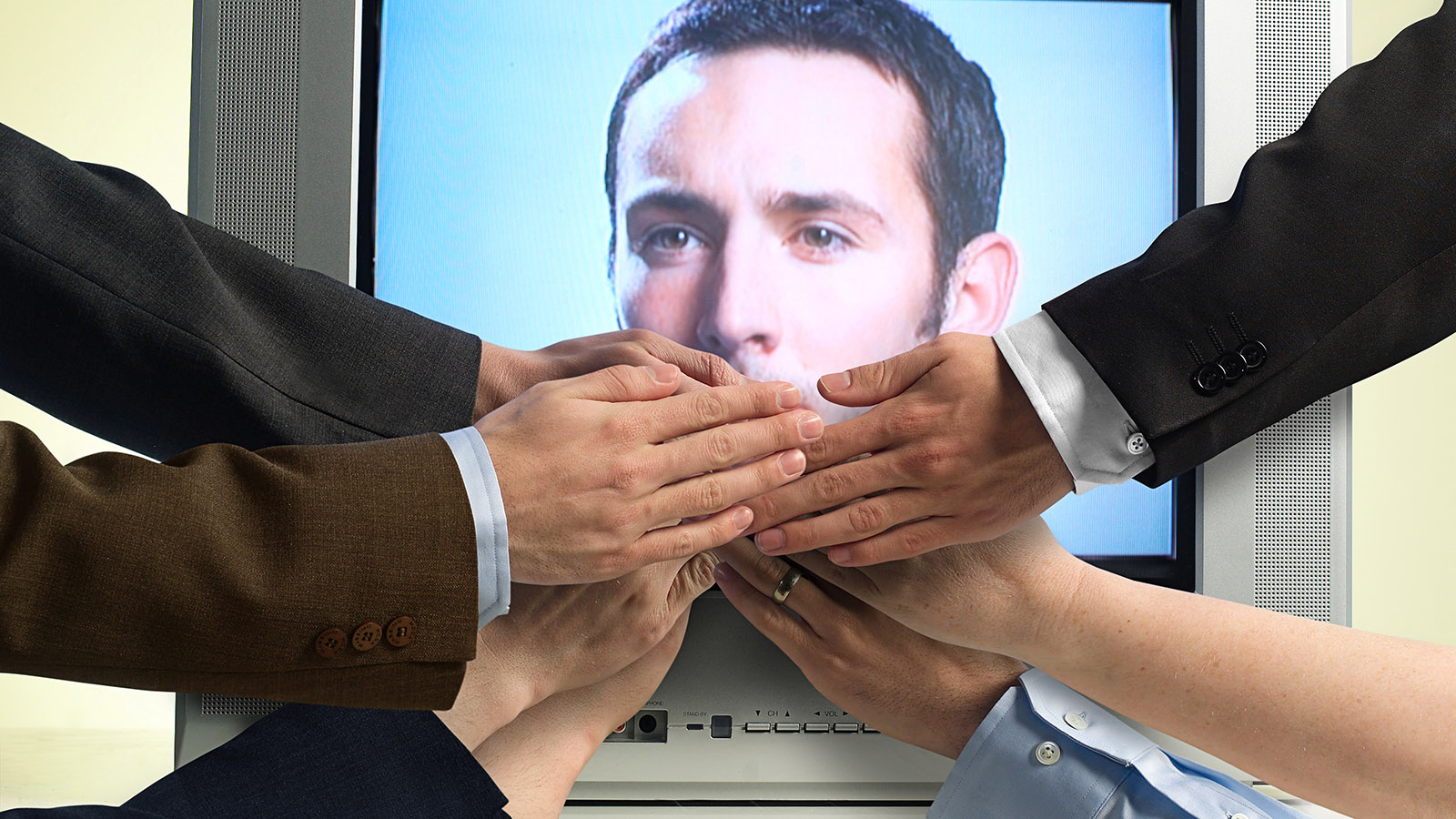 Попасть в нужный список: как в России 2025 года чрезвычайное становилось обыденным