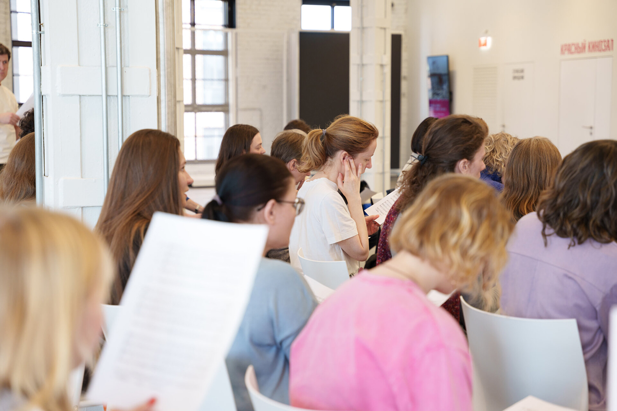 Новогодний распев Have yourself a Merry Little Christmas в Центре «Зотов»