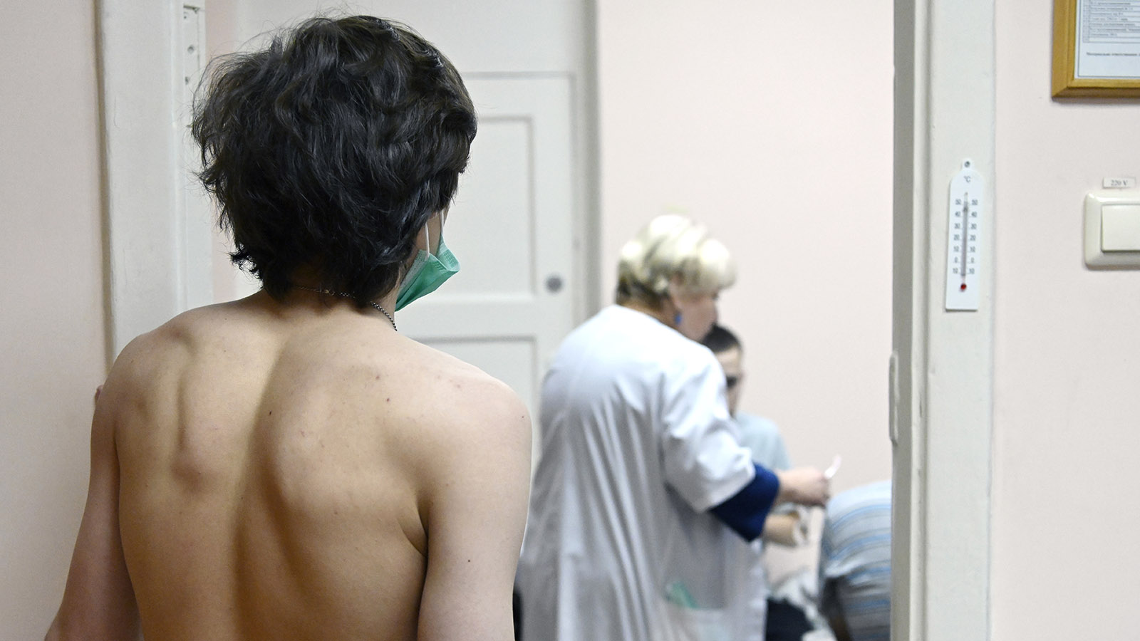 Проверки репродуктивного здоровья подростков в России увеличат