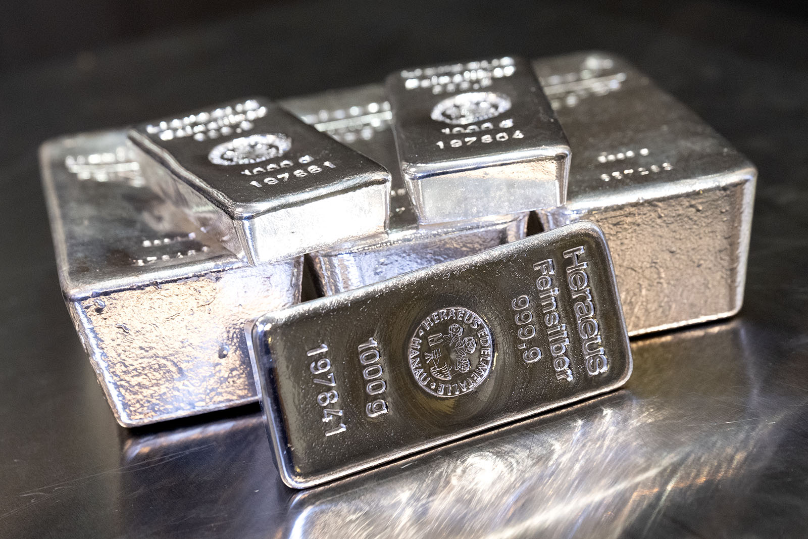 Цены на серебро впервые превысили $70 за унцию