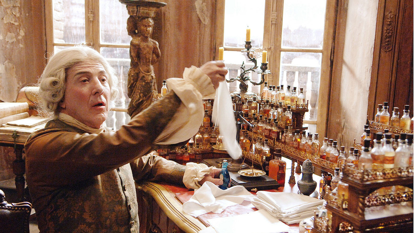 Надушенный Версаль: как ароматы стали языком статуса и этикета французского двора