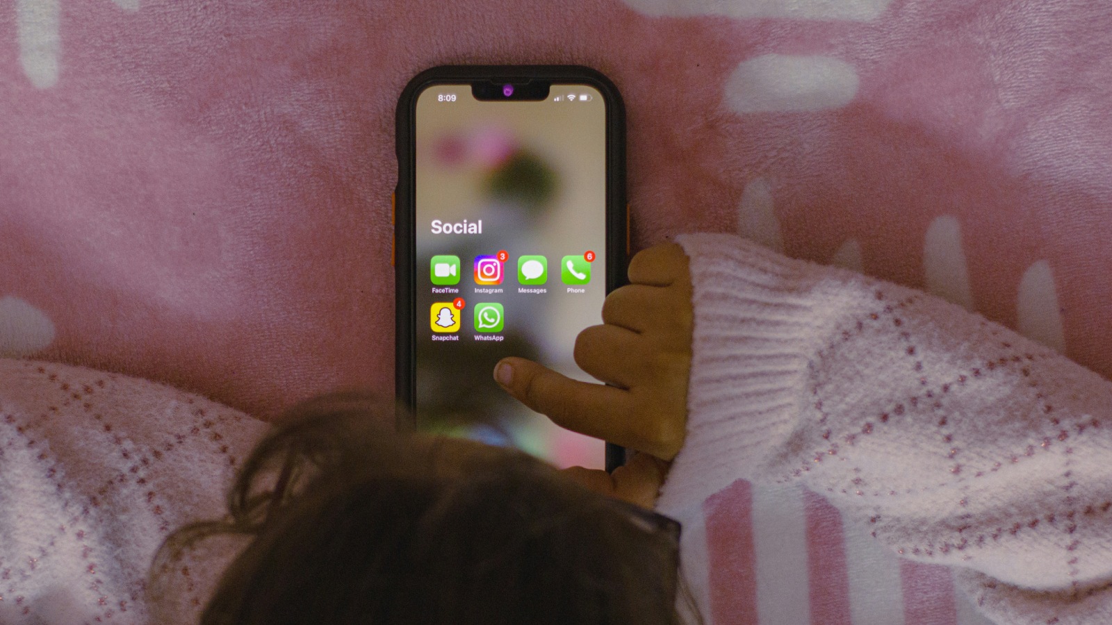 В Казахстане разработали законопроект о запрете детям создавать аккаунты в соцсетях