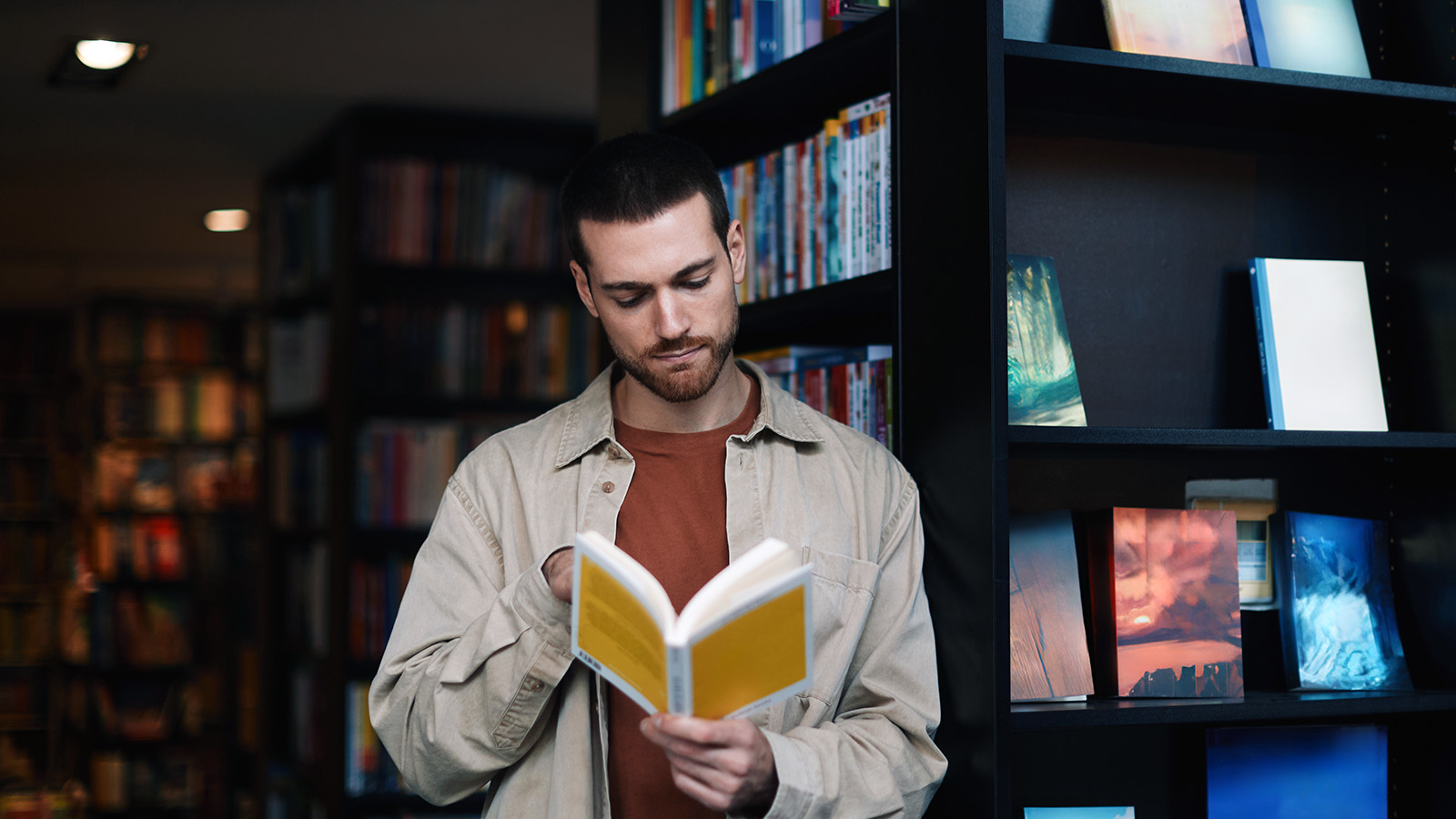 Лабковский, Ильяхов и Акинфеев: самый продаваемый нон-фикшен в 2025 году