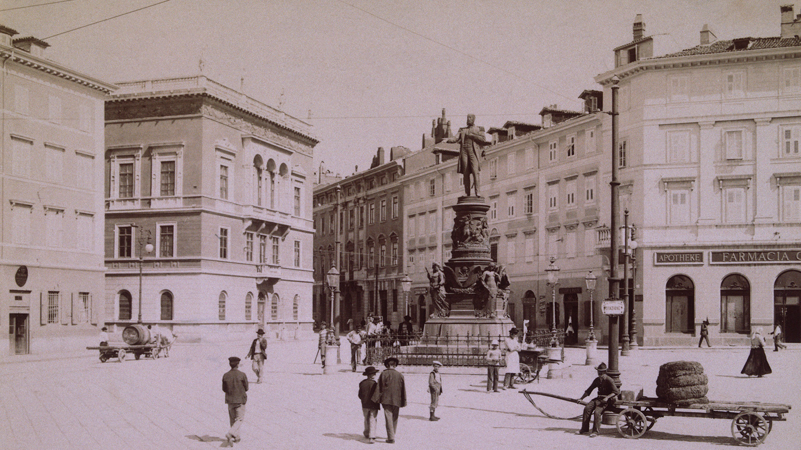 Сын часовщика: роман о том, как история и политика определяют жизнь обычных людей