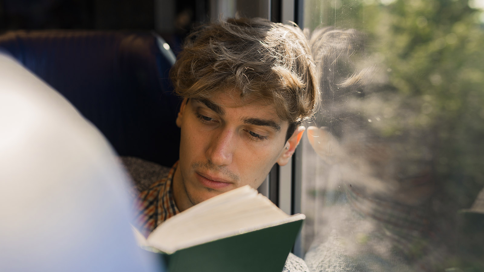 Эксмо запустило новое молодежное книжное издательство