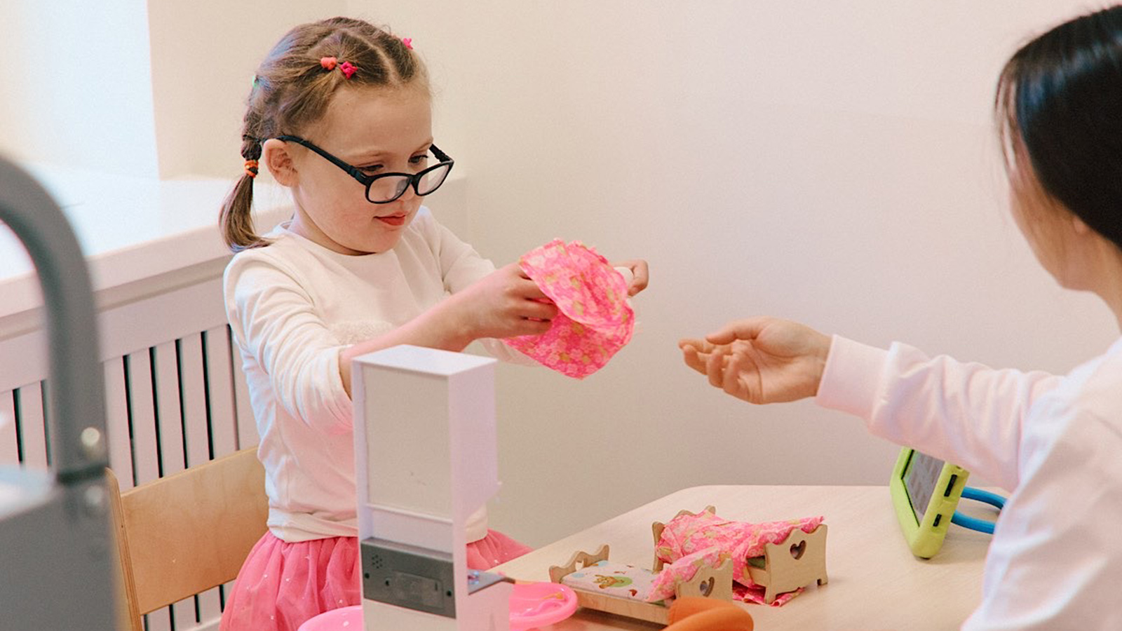 Это безысходность: почему в России не хватает специалистов по работе с детьми с РАС