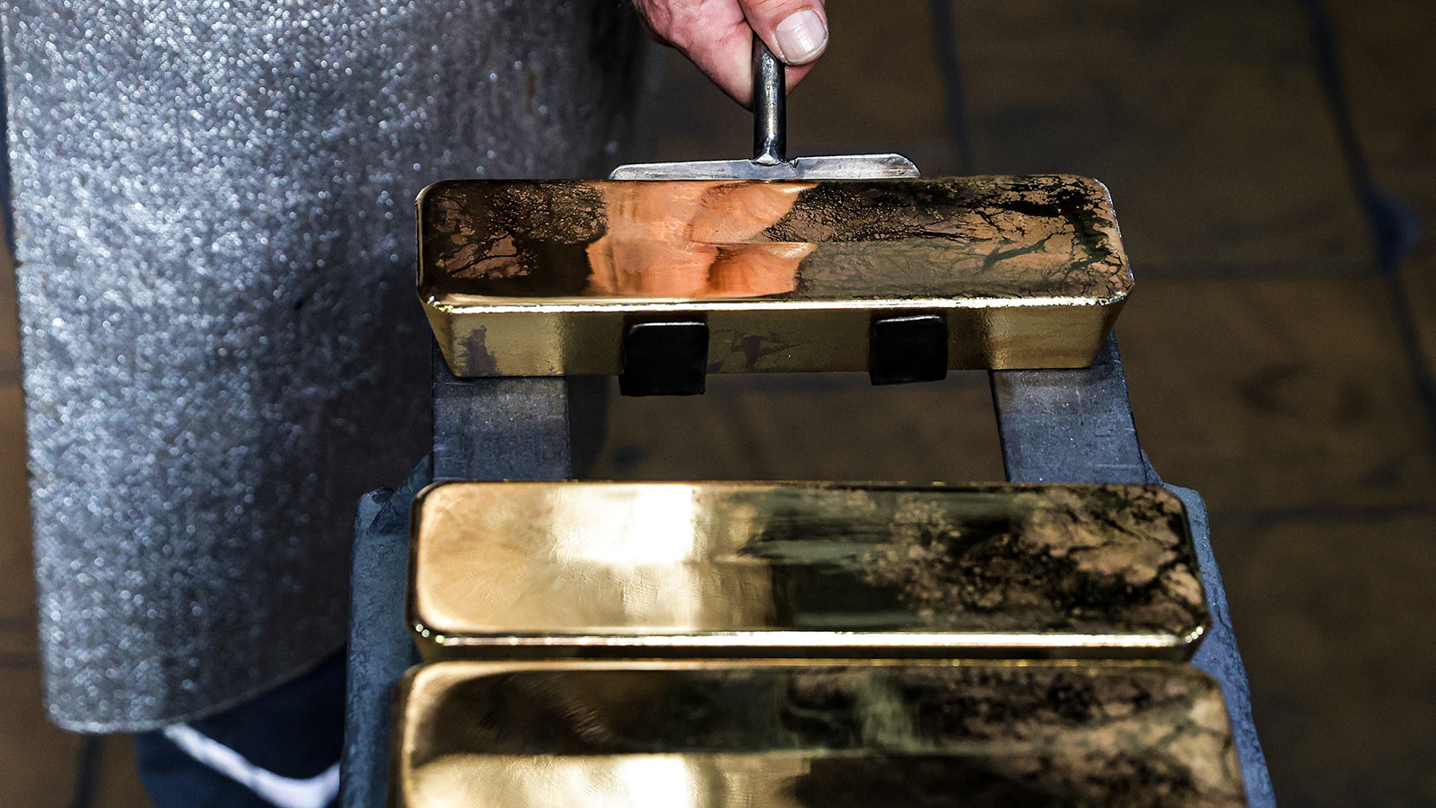 Цены на золото снова растут: что происходит и сколько будет продолжаться