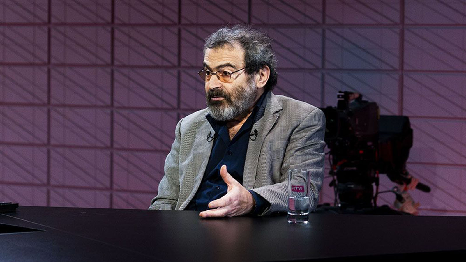 Минюст объявил иноагентами политолога Дубнова и американиста Куриллу