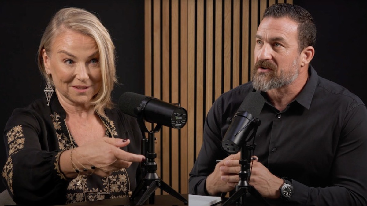 Как быть счастливой и жить в мире с собой: шесть подкастов от женщин-психологов