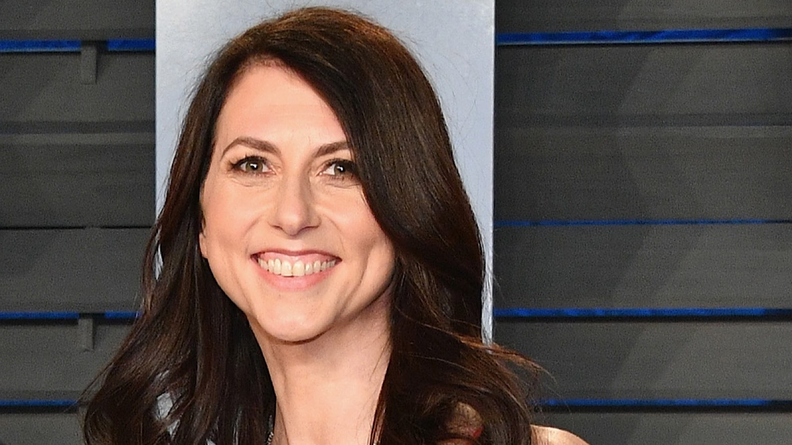 Маккензи Скотт, Баффет и Гейтсы: самые щедрые благотворители США  2026