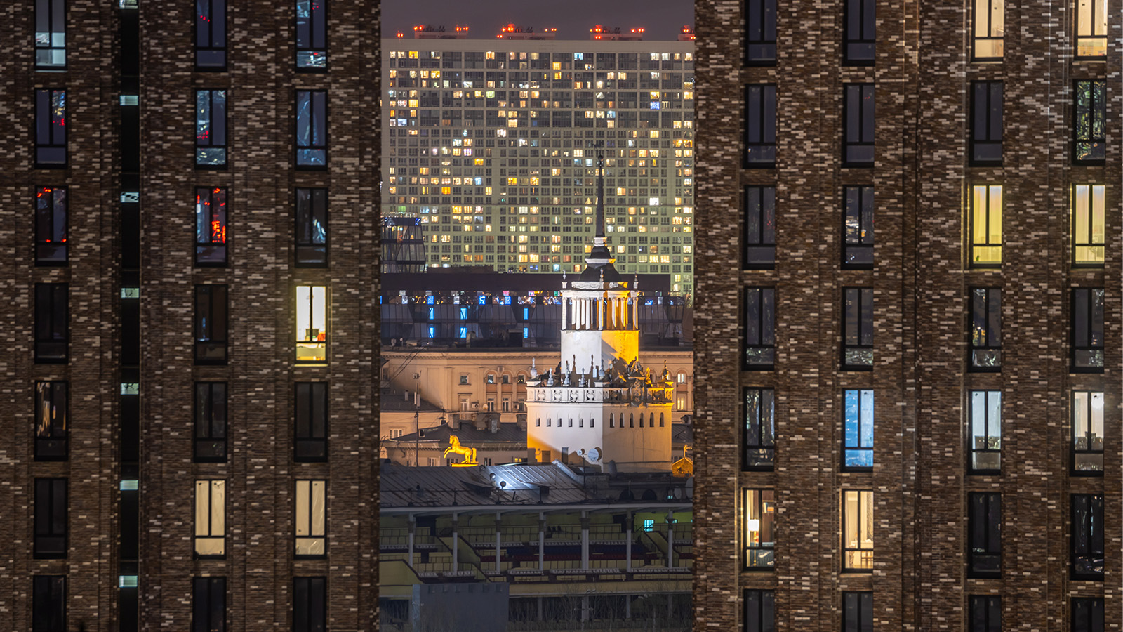 Цены на элитные квартиры в Москве выросли за год на 18%