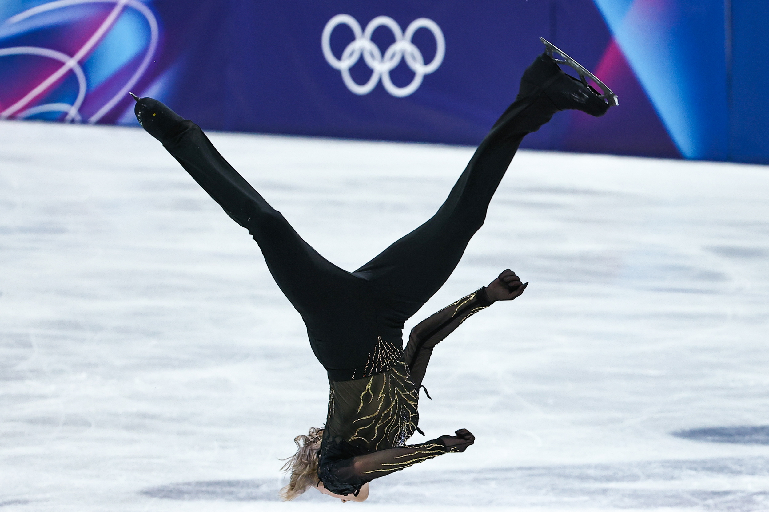 Главный фаворит в мужском одиночном катании Илья Малинин падает, срывает программу и занимает 8-е место