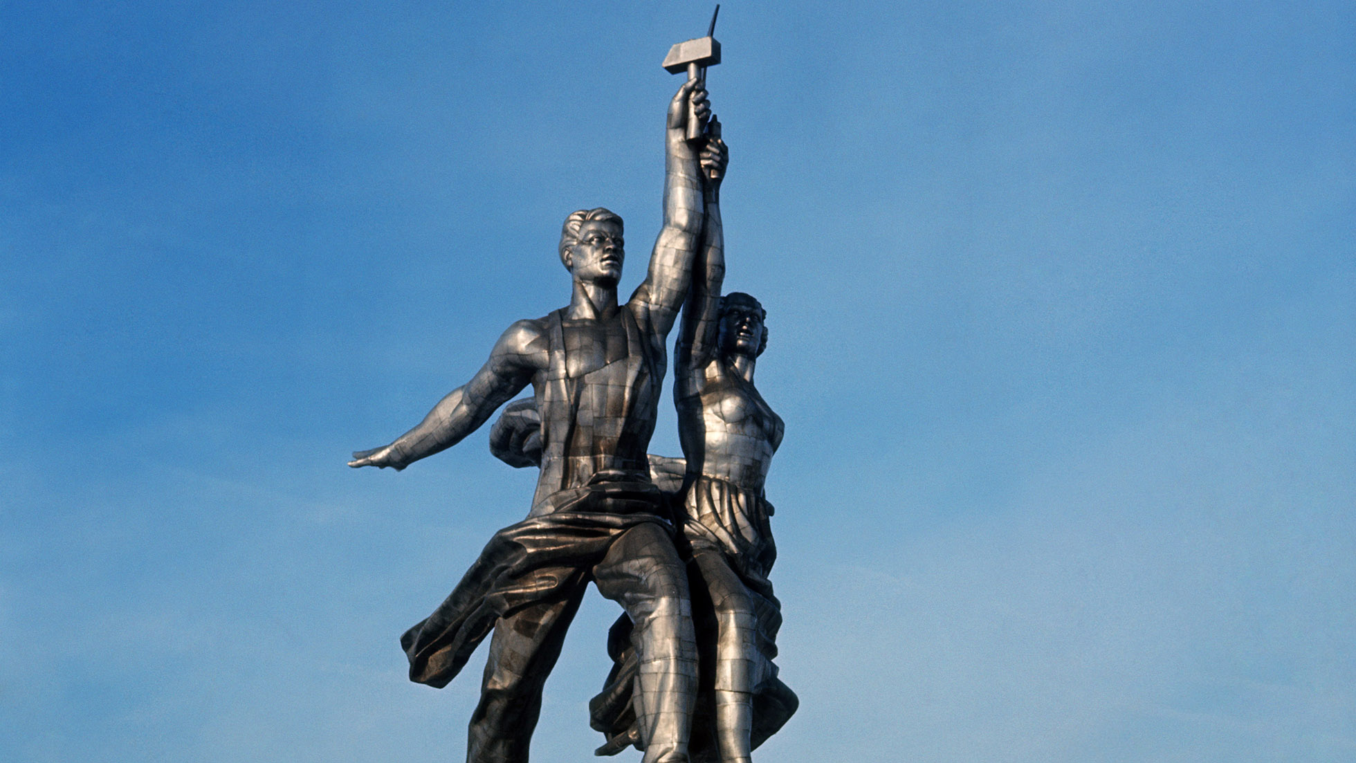 Уехавшие и оставшиеся: как создавался символ СССР и о чем можно грустить в Париже