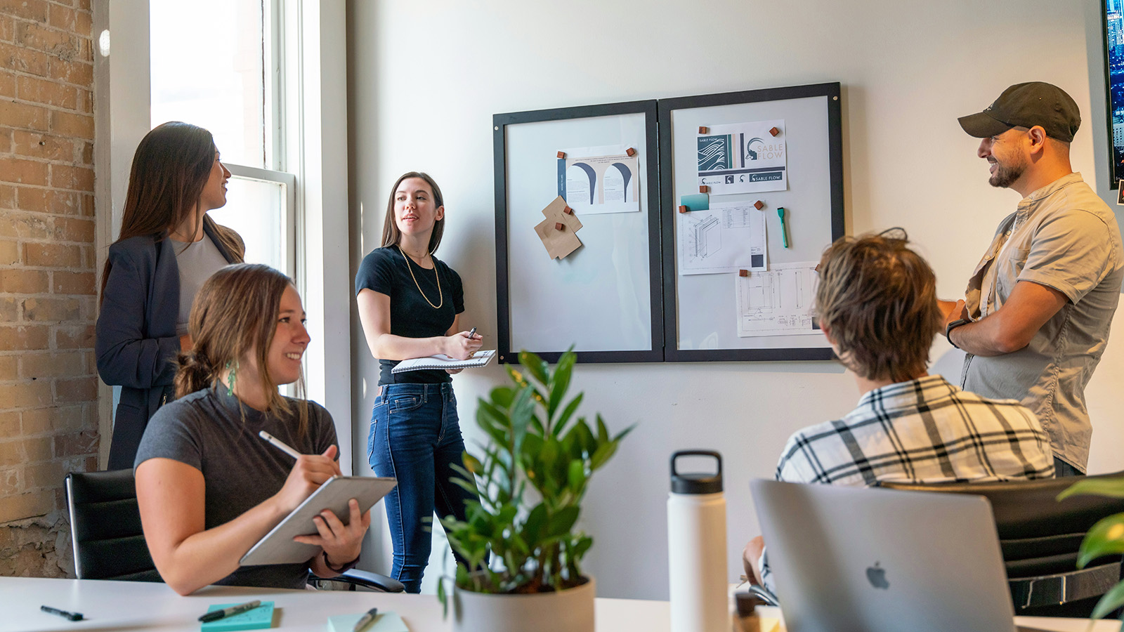 Субботний венчур: $100 млн в Salmon экс-топов Т-Банка и инвестиции в Tasty Coffee