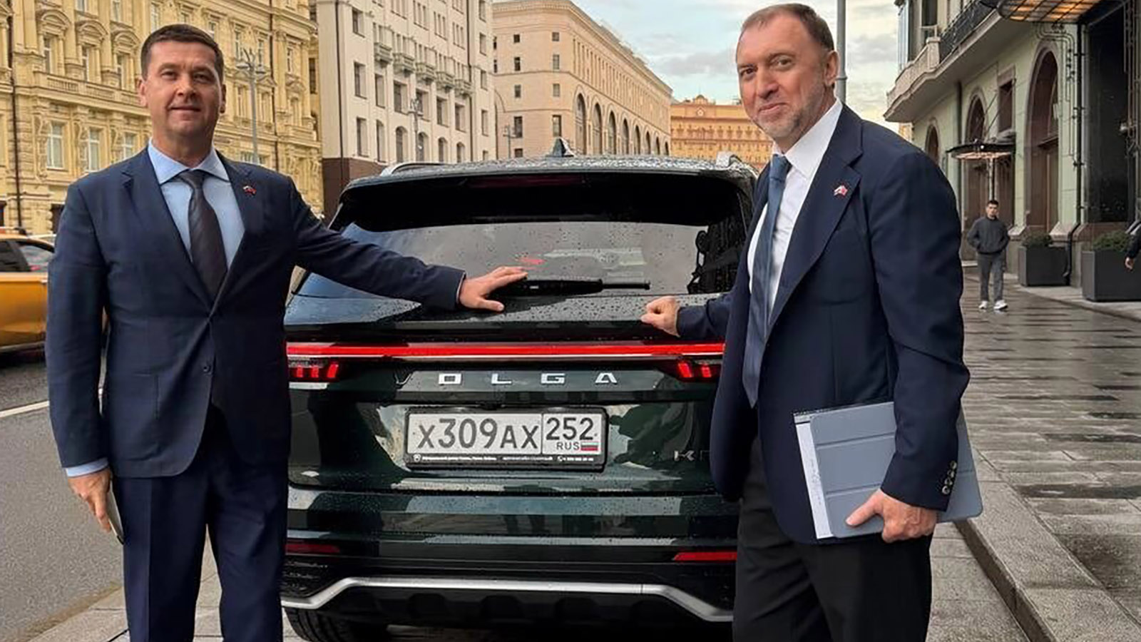Неделя миллиардера: Volga Дерипаски, мессенджер от Ким, Мордашов купил ОКей