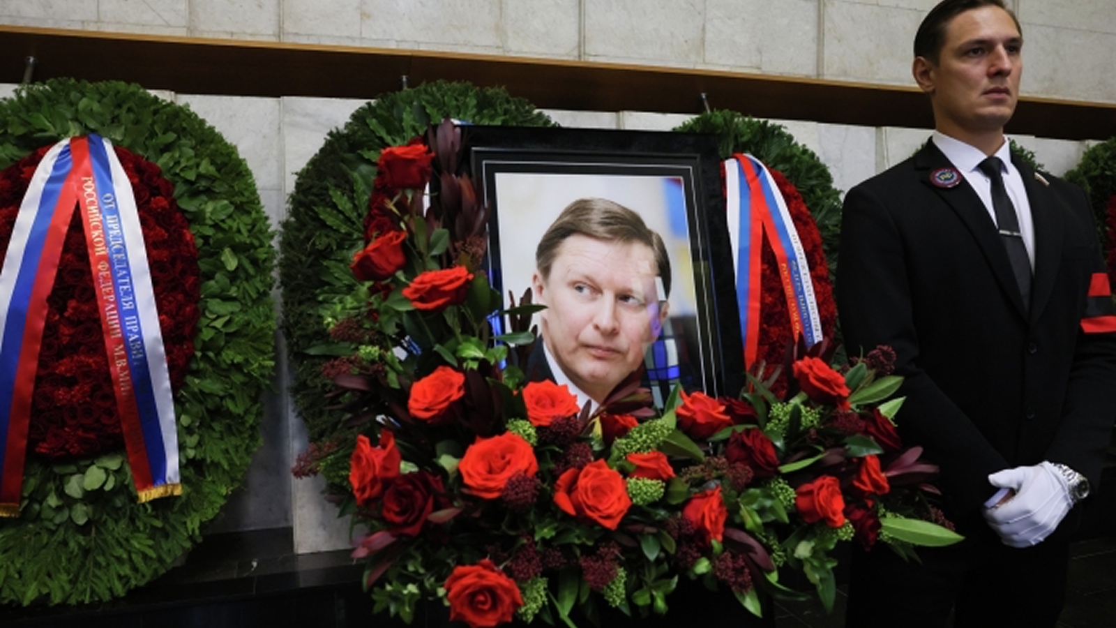 Владимир Путин на прощании с Сергеем Ивановым