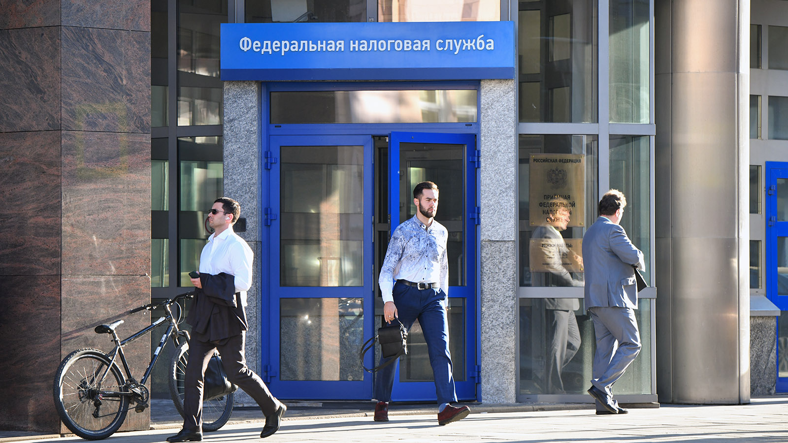 Старых налоговых туристов стали активно лишать льгот