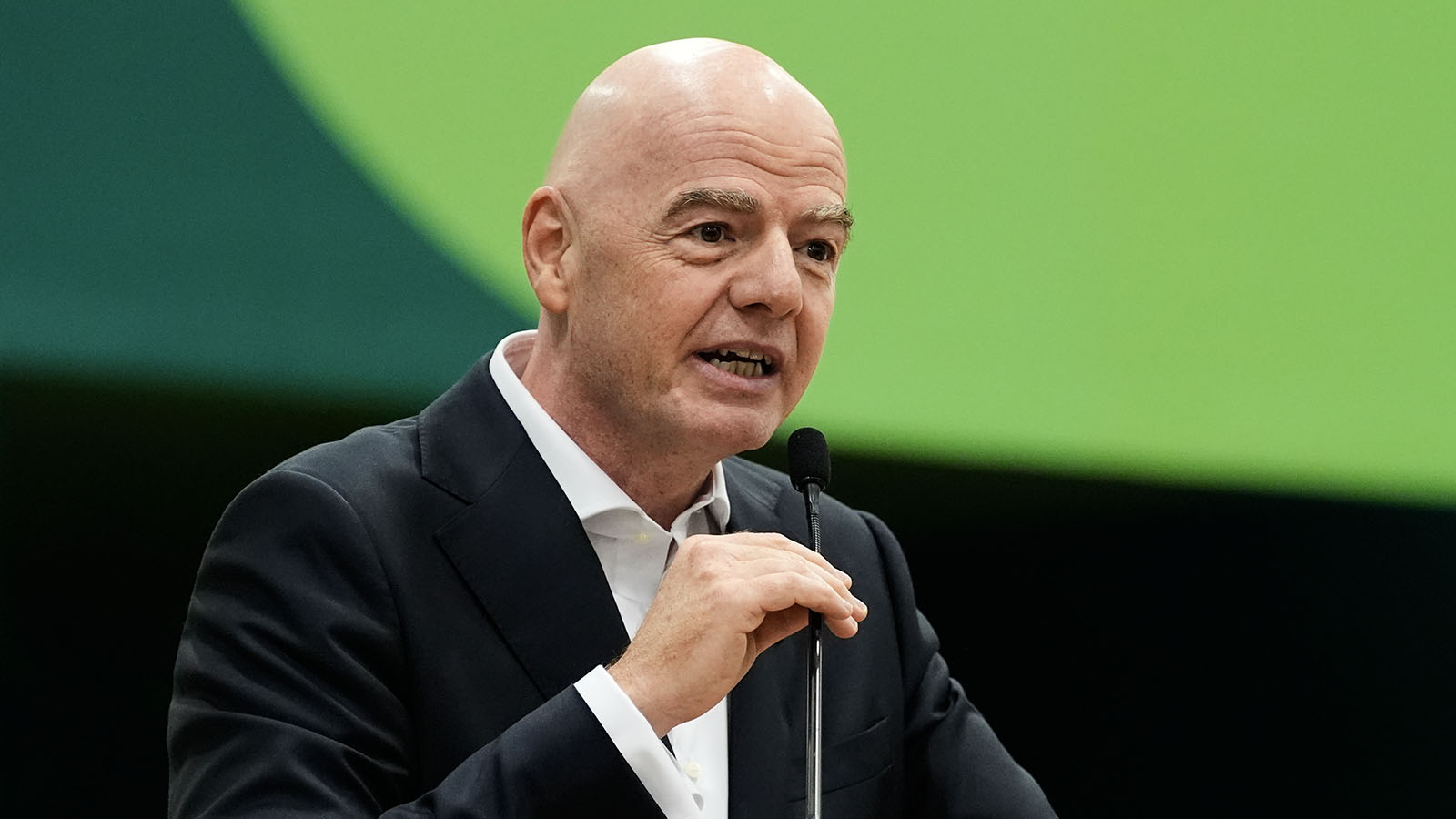 Цена вопроса или вопрос цены: почему президент ФИФА решил продать права на Кубок мира