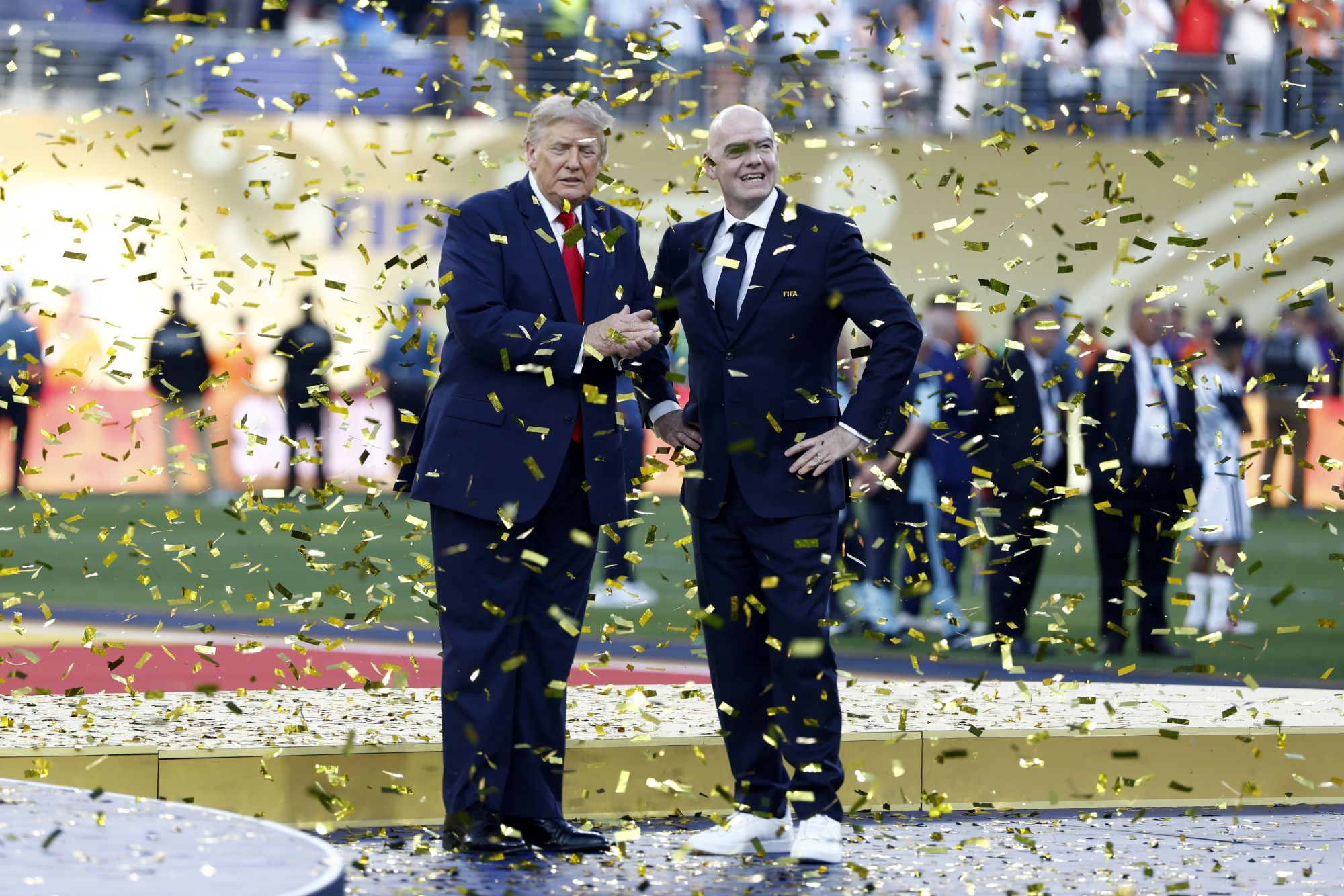 Трамп, Шакира, Том Круз и слезы Месси: лучшие кадры закрытия чемпионата мира