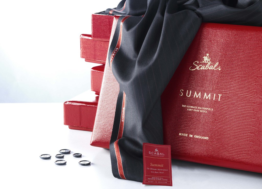 Самая тонкая в мире ткань «Summit» Super 250's от Scabal в салонах «ТИССУРА»
