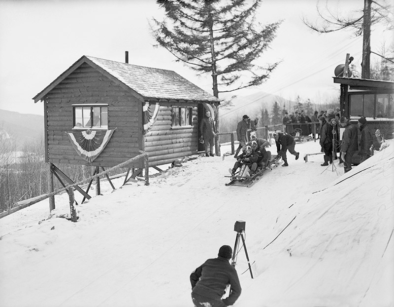 В 1929 году в Лейк-Плэсиде в горах Адирондак построили первую бобслейную трассу в Западном полушарии