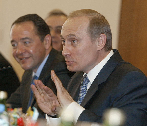 Михаил Лесин и президент России Владимир Путин