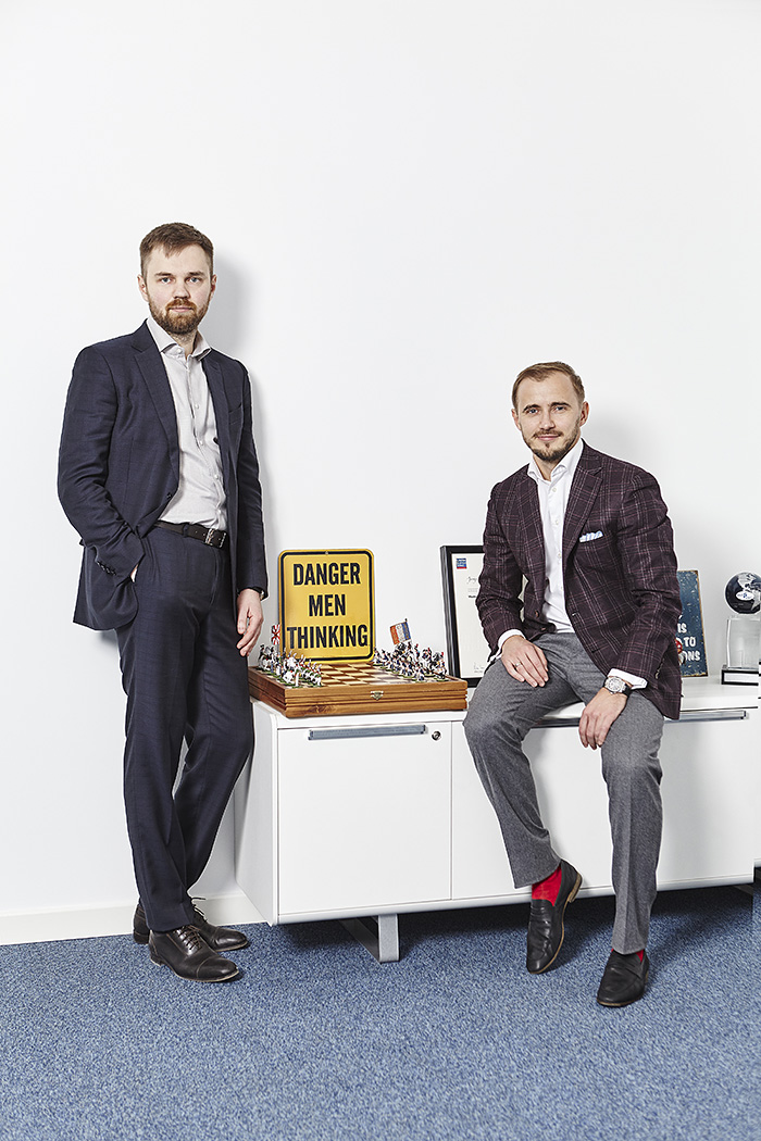 Артем Кириллов (слева) и Юрий Адамович имеют богатый опыт реструктуризации кредитов