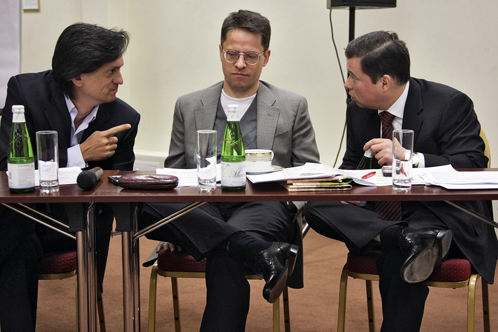 Инновационный бизнес в банках группы «Лайф» Сергею Леонтъеву помогали строить партнеры Александр Железняк (справа) и Эльдар Бикмаев (слева).