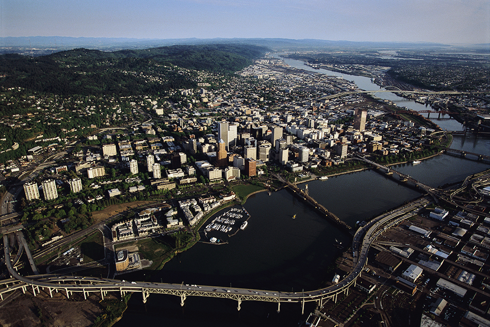 Четкие границы Портленда установлены в 1979 году.  В штате Орегон приняты самые жесткие меры по борьбе с расширением городов